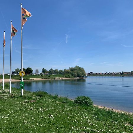 Tiny Haus Auszeit Am See Lathum Bagian luar foto