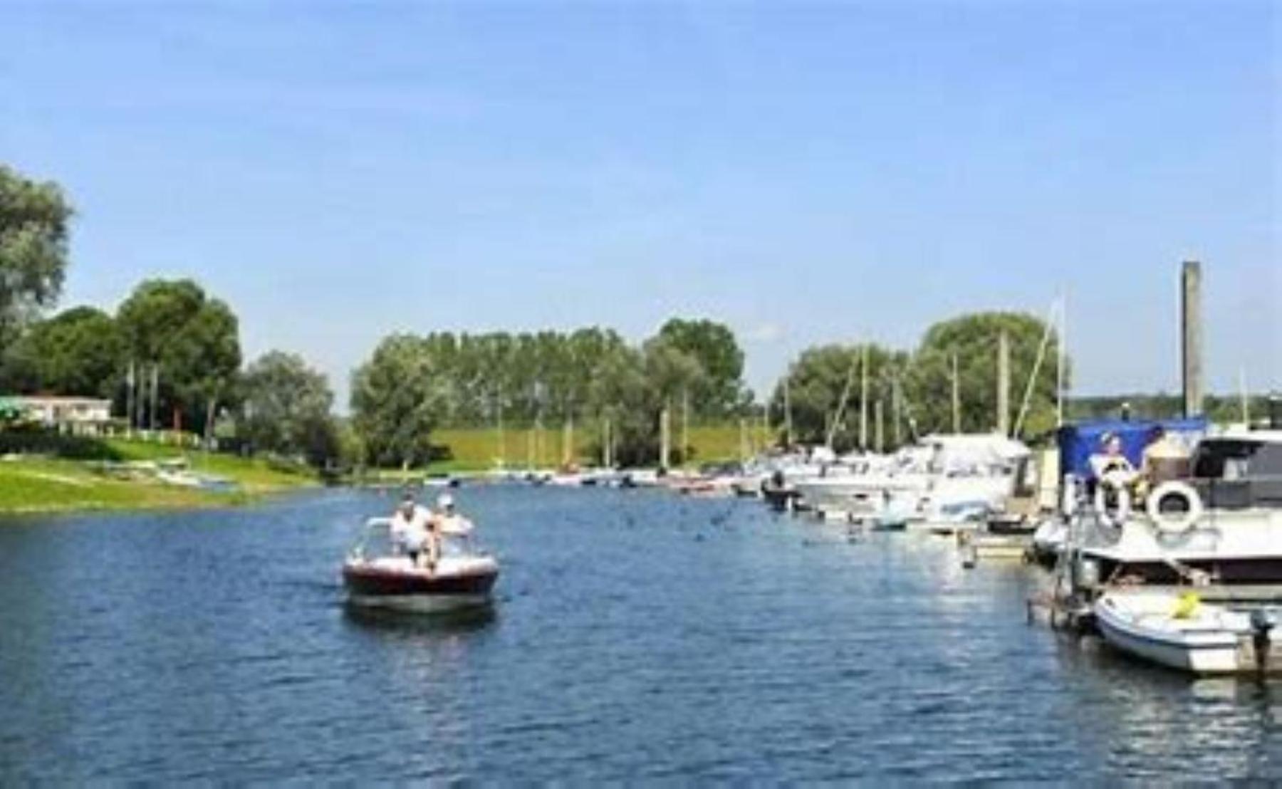 Tiny Haus Auszeit Am See Lathum Bagian luar foto