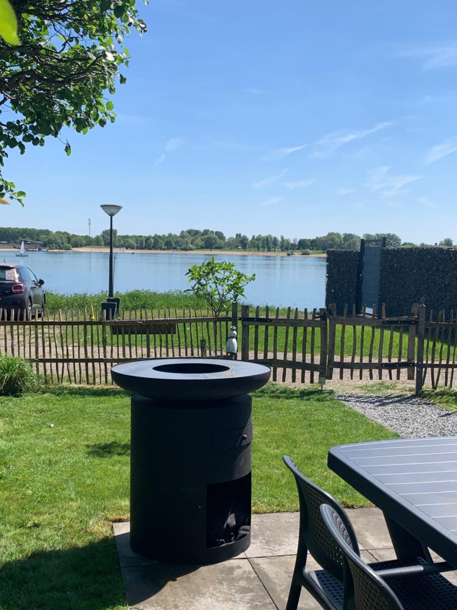 Tiny Haus Auszeit Am See Lathum Bagian luar foto